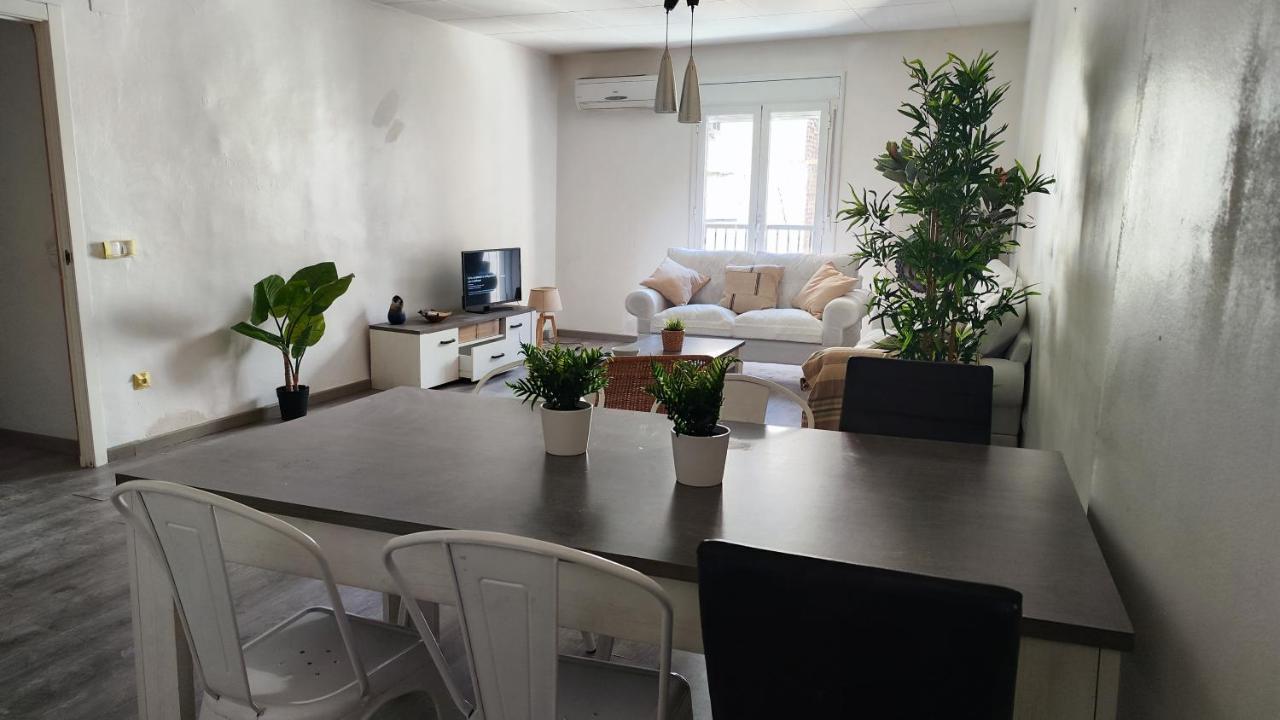 Boutique 2 Apartamento Ave Centro Lleida Habitación foto